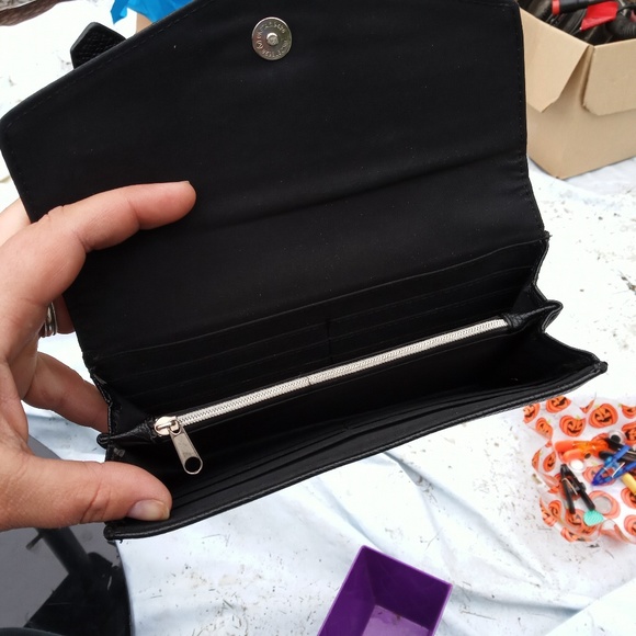 Kenneth Cole reaction wallet - Picture 2 of 2